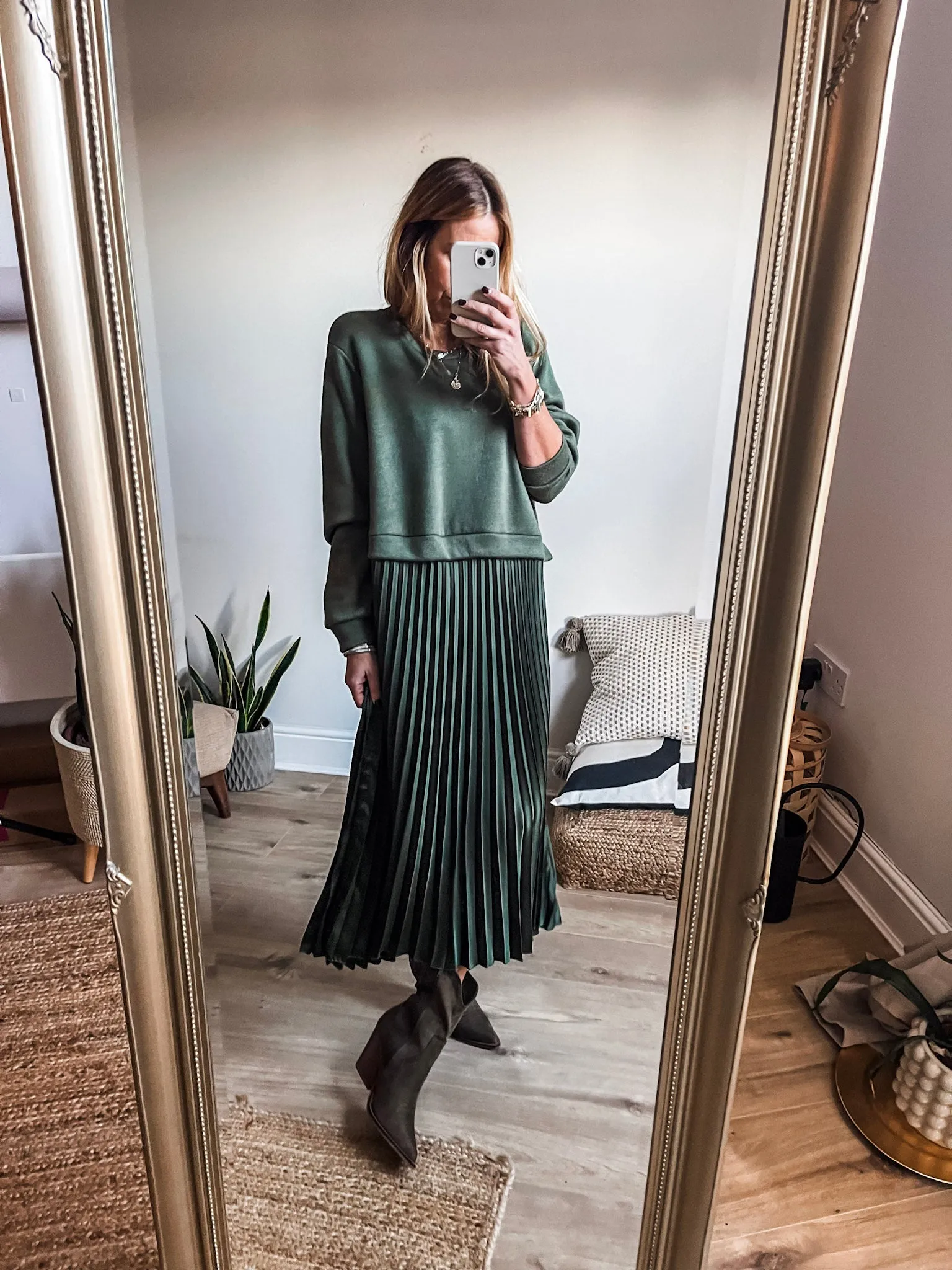 2-in-1 Jumper Pleated Midi Dress