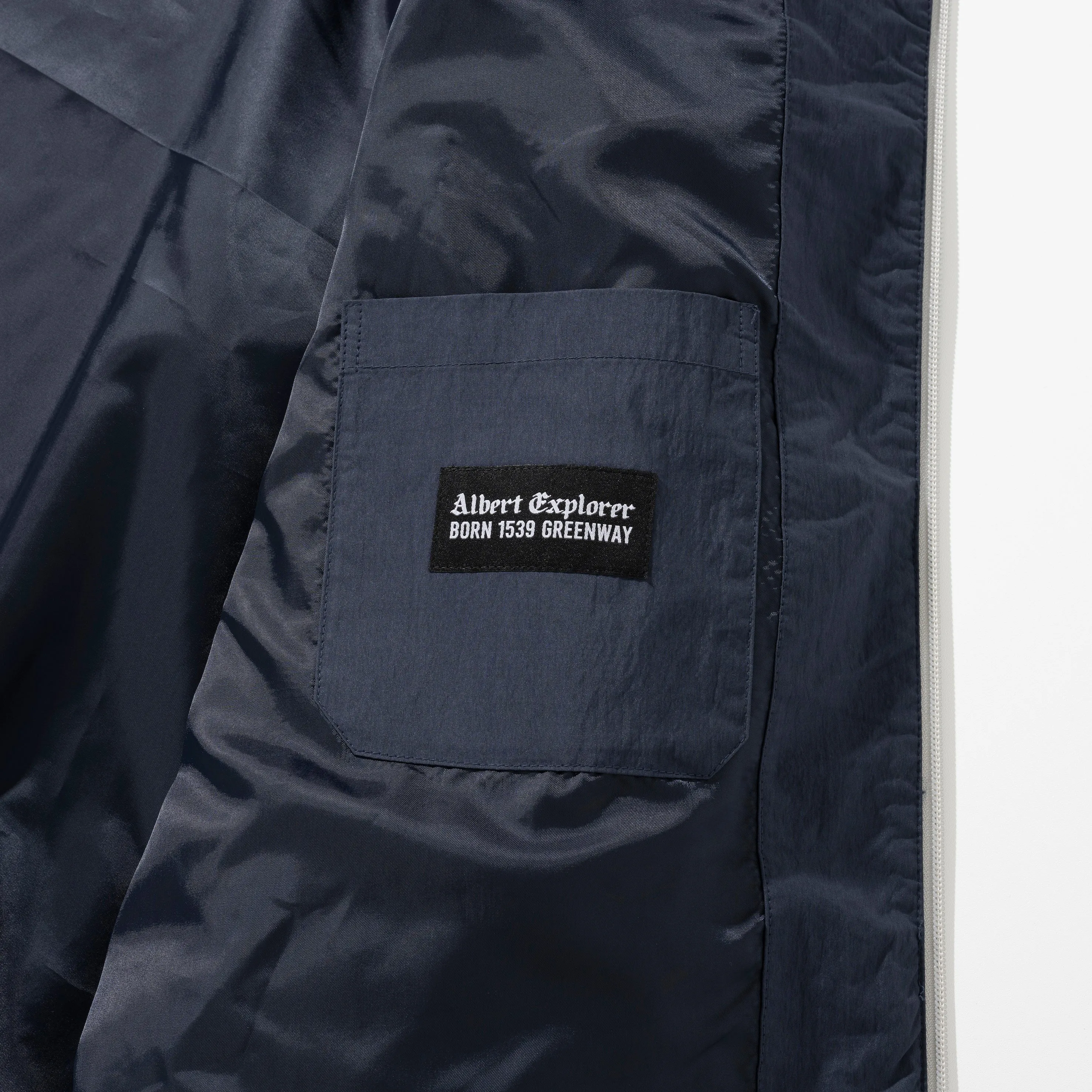 3 POCKET HOODED WIND JACKET - NAVY