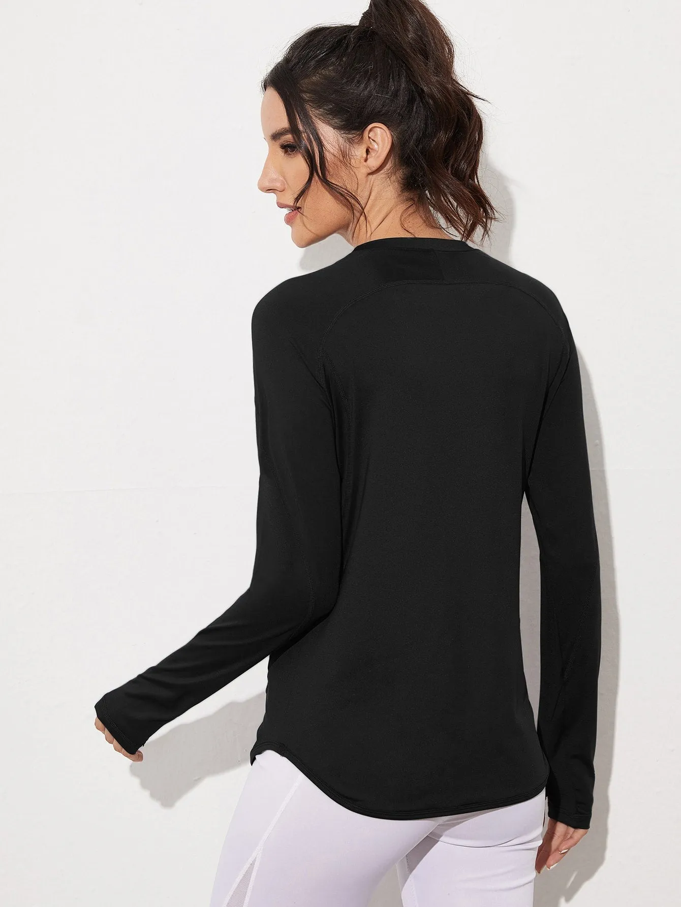 Breathable Active Tee With Thumb Holes ss22 - FD