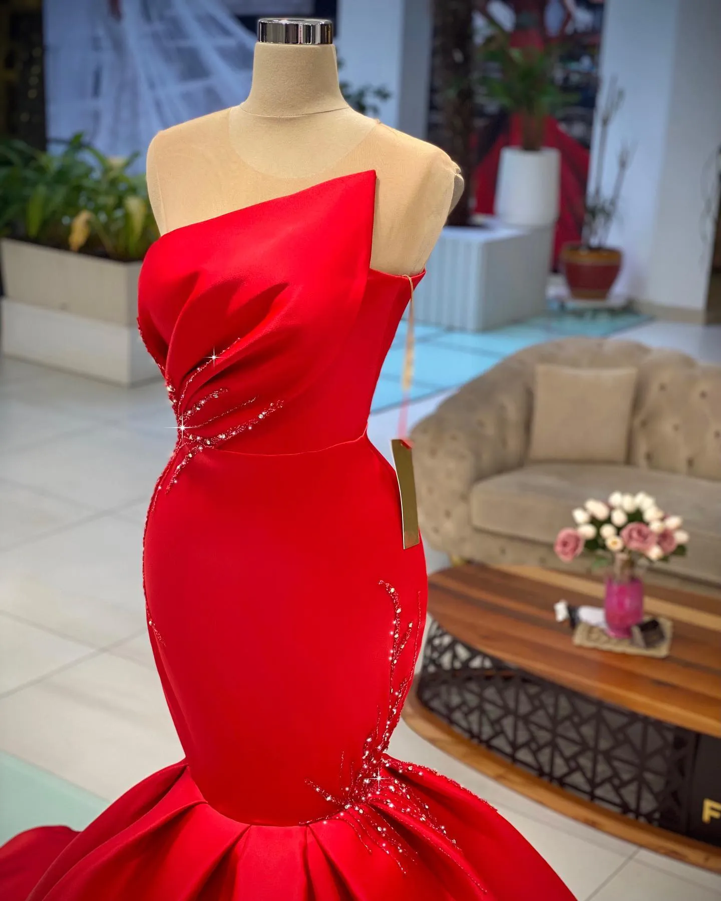 Chic Long Mermaid Bateau Satin Red Prom Dress