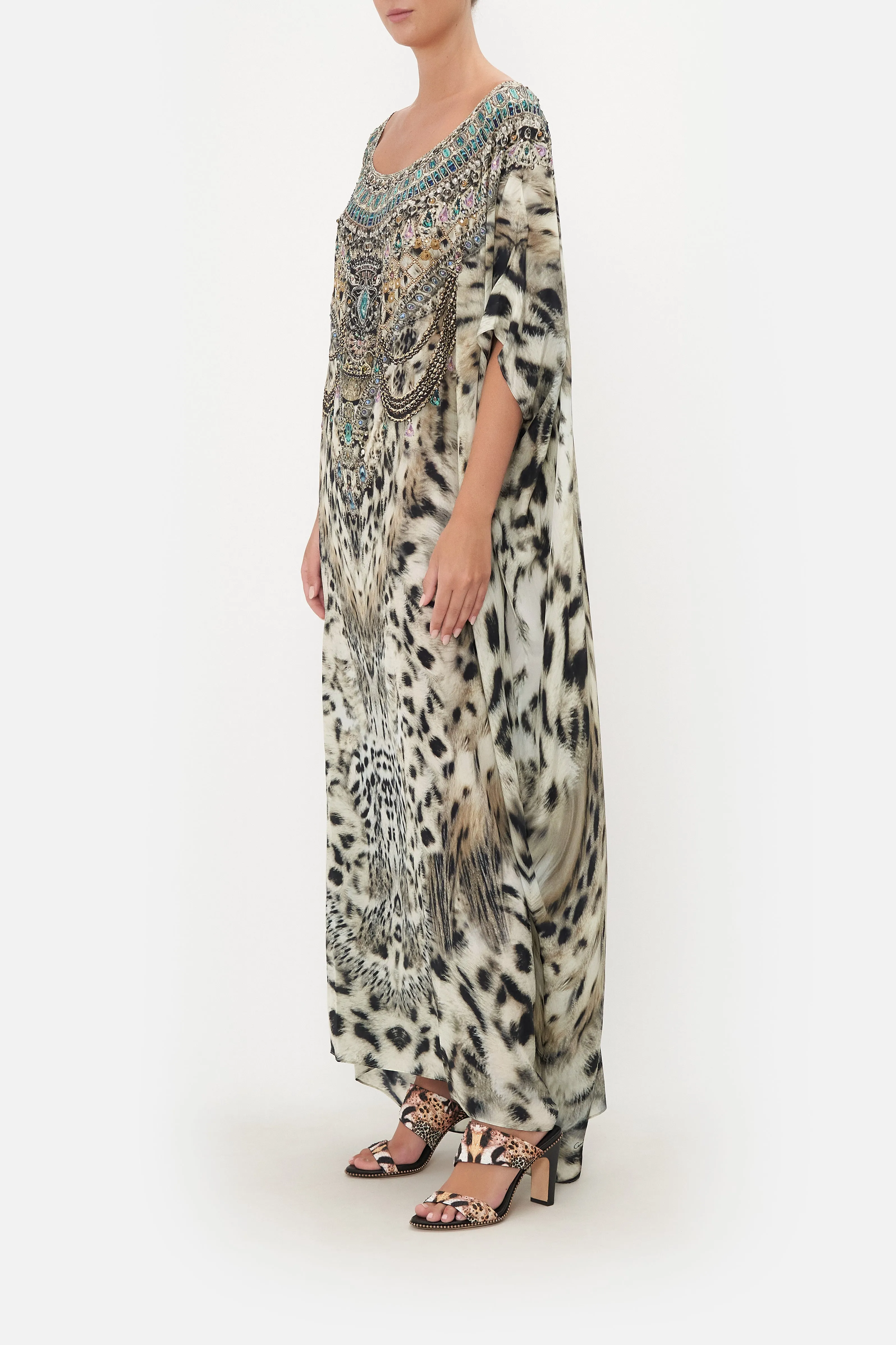 ROUND NECK KAFTAN SNOW WHISPERS