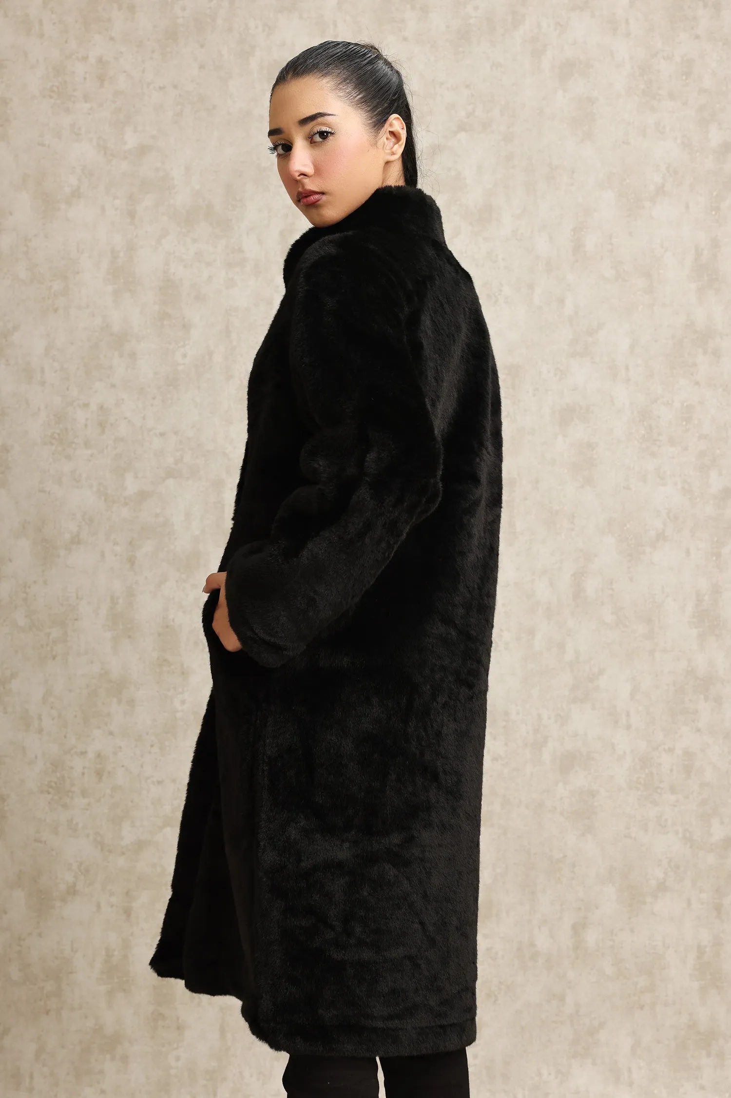 VELVETY FAUX FUR OVERCOAT-BLACK