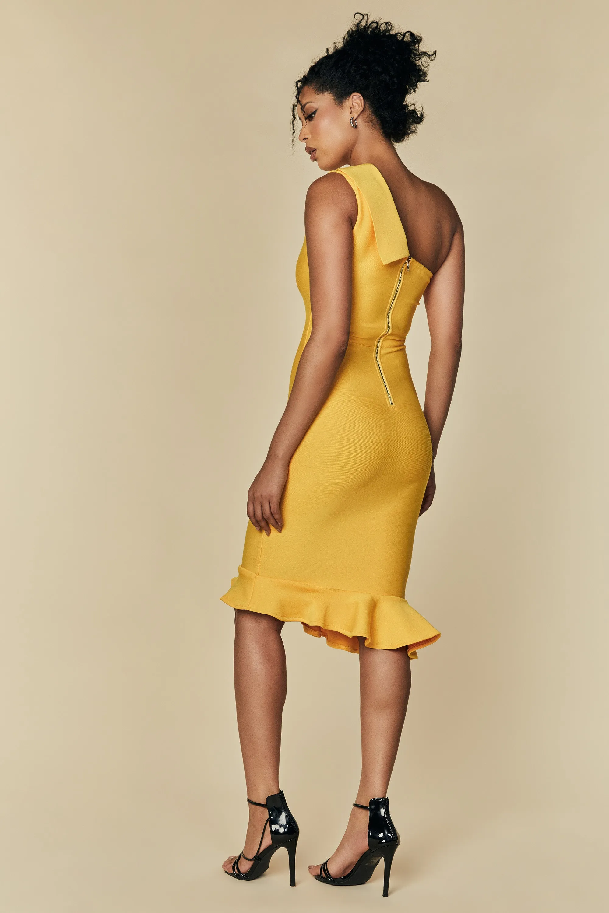 Vianey Yellow Flute Bandage Dress